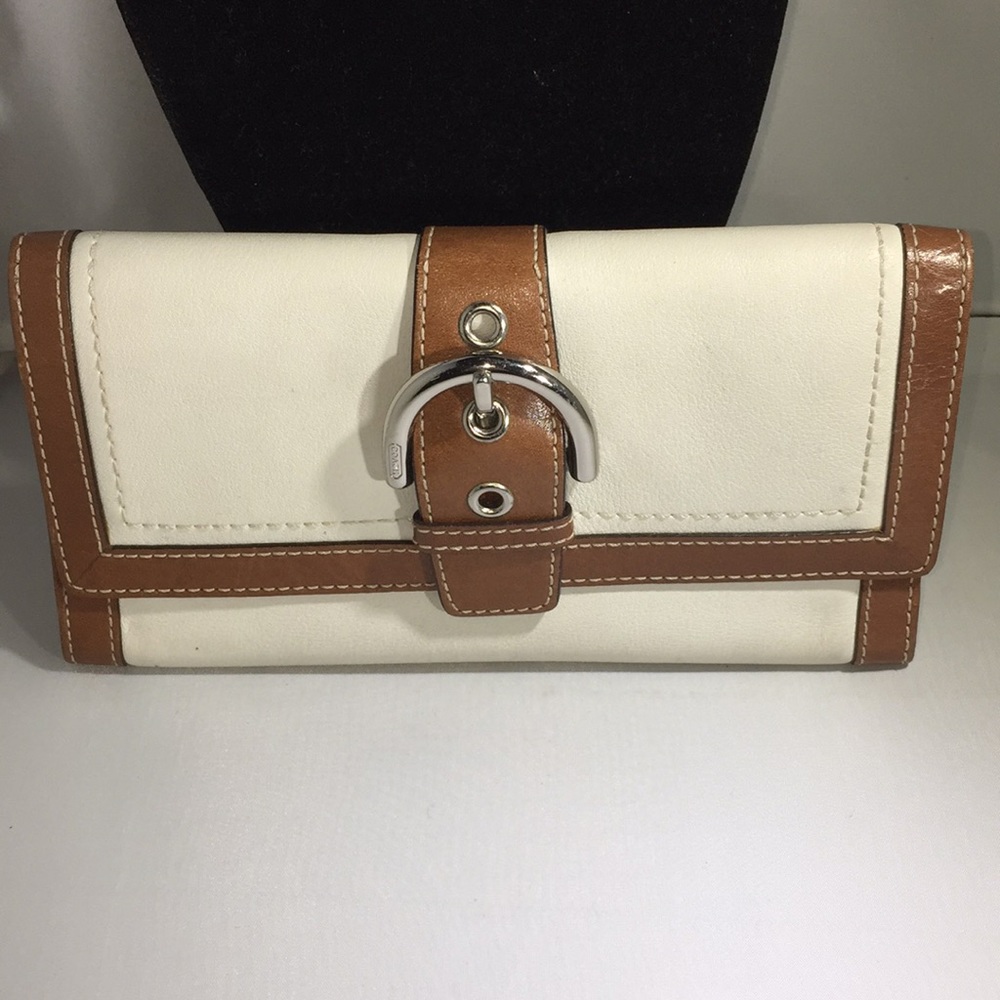 Coach wallet to match bag being sold.